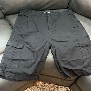 Men’s cargo shorts